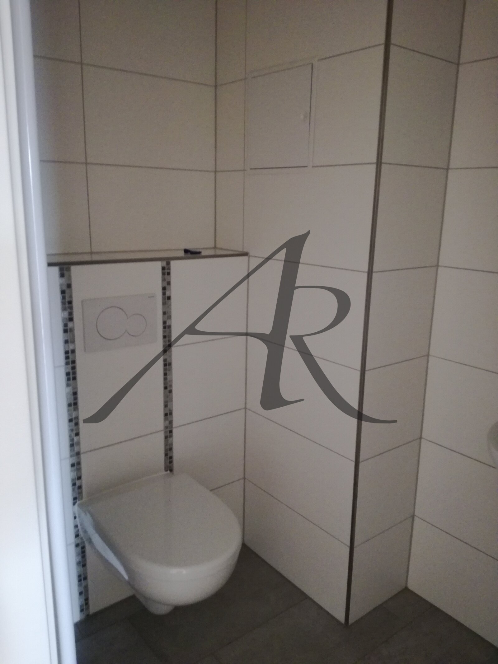 Bad mit Dusche, obere Ebene