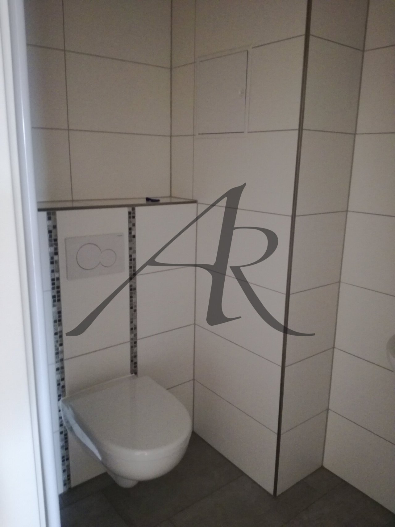 Bad mit Dusche, obere Ebene