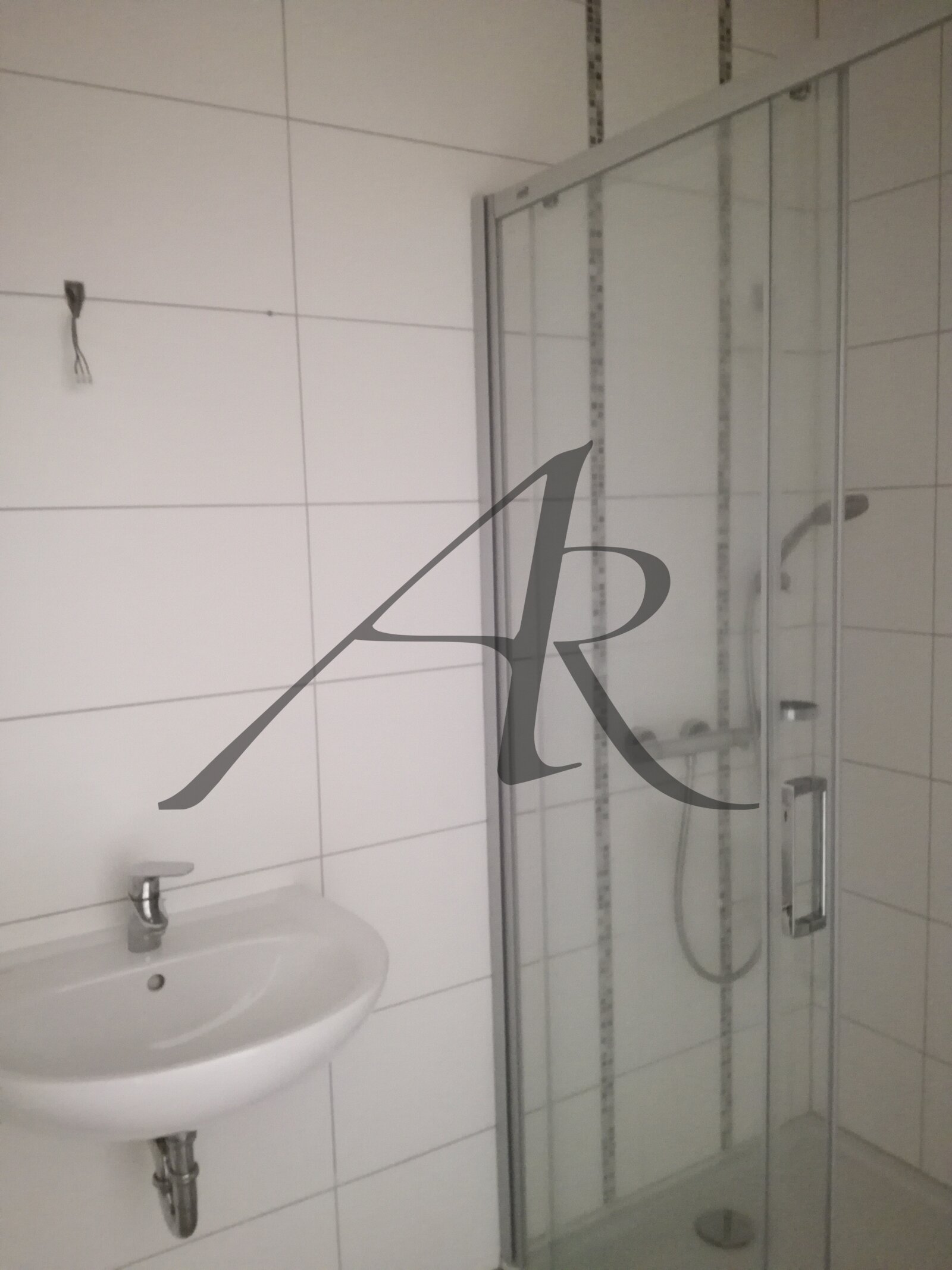 Bad mit Dusche, obere Ebene