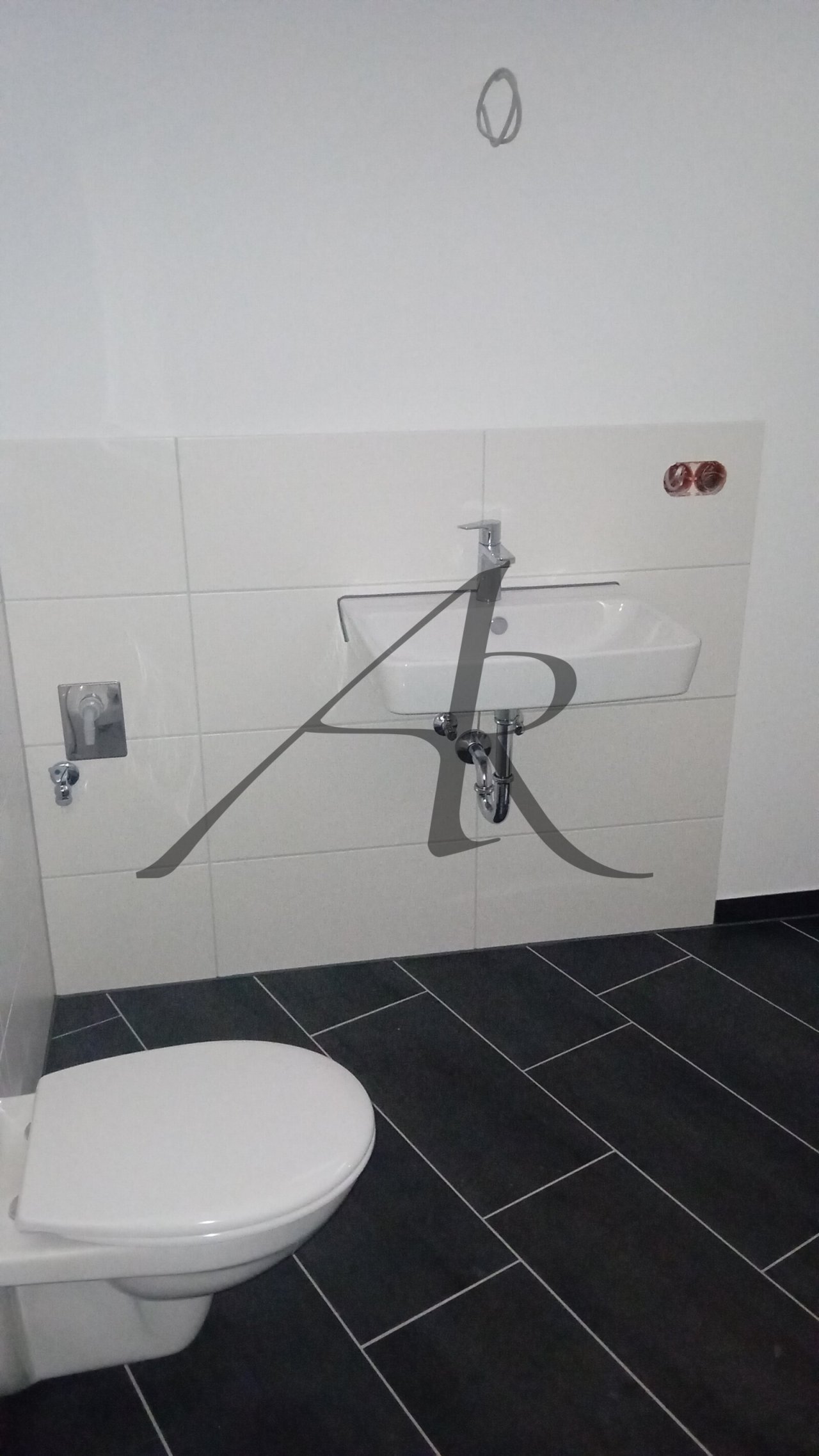 neu saniertes Bad mit Dusche