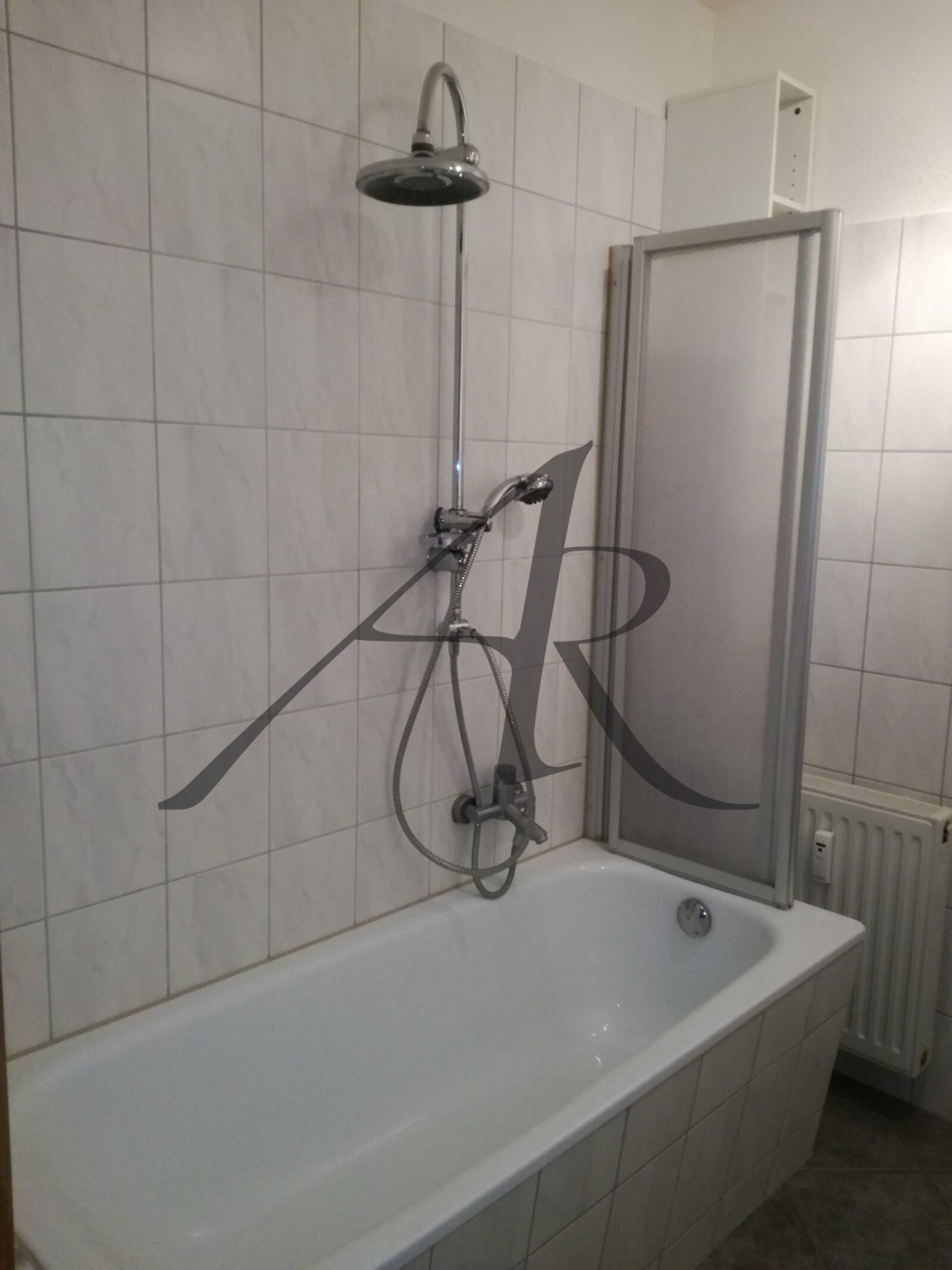 Bad mit Badewanne