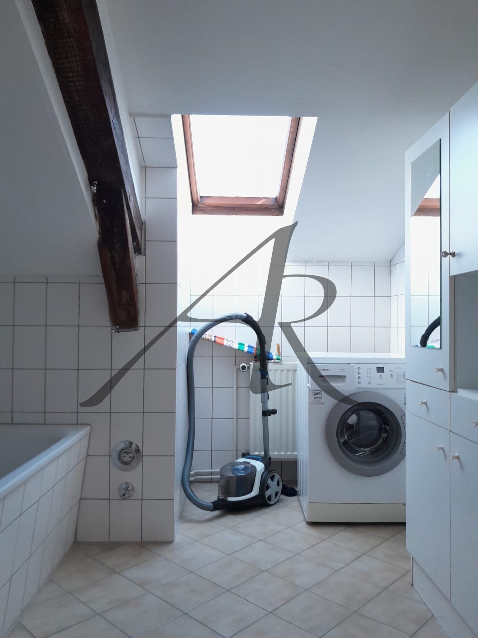 Tageslichtbad mit Badewanne