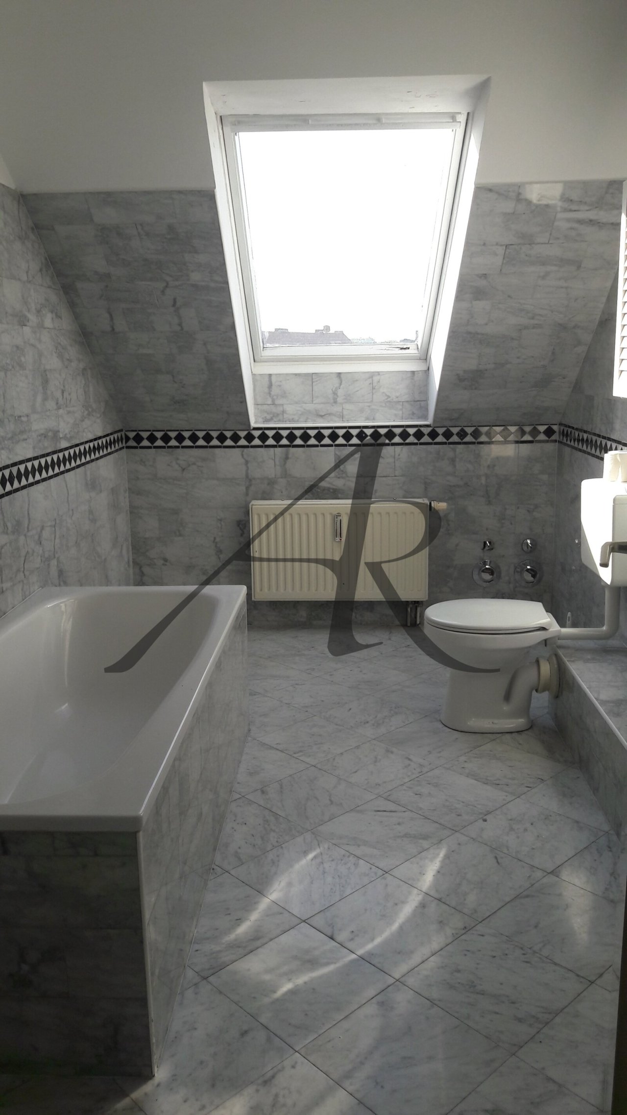 Tageslichtbad mit Badewanne Tageslichtbad mit Badewanne