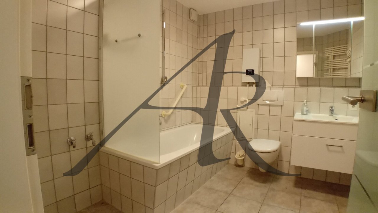 Bad mit Badewanne