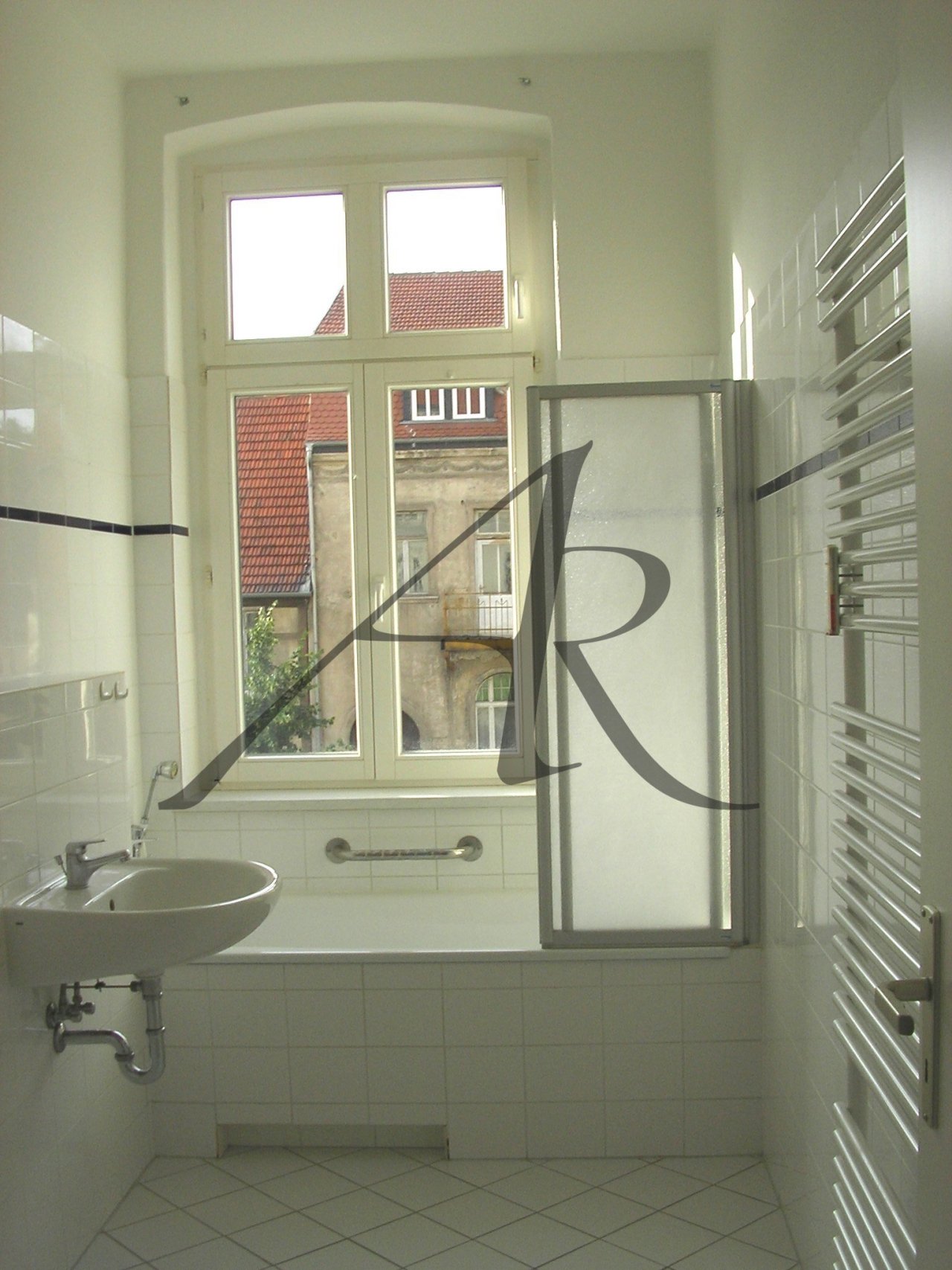 Tageslichtbad mit Badewanne