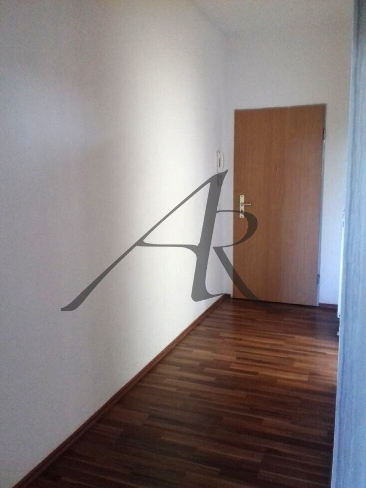 Flur, Blick von innen auf die Wohnungstür