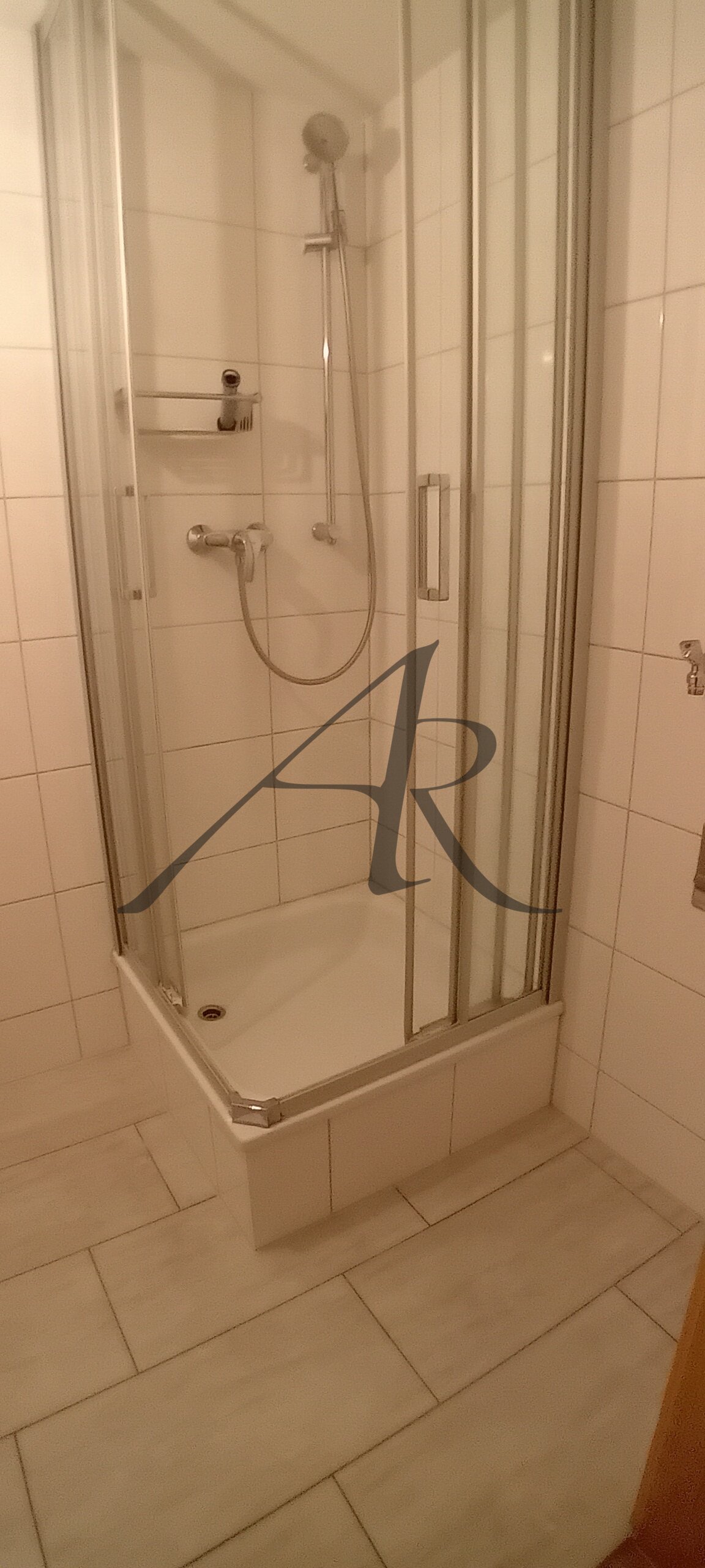 Bad mit Dusche Bad mit Dusche