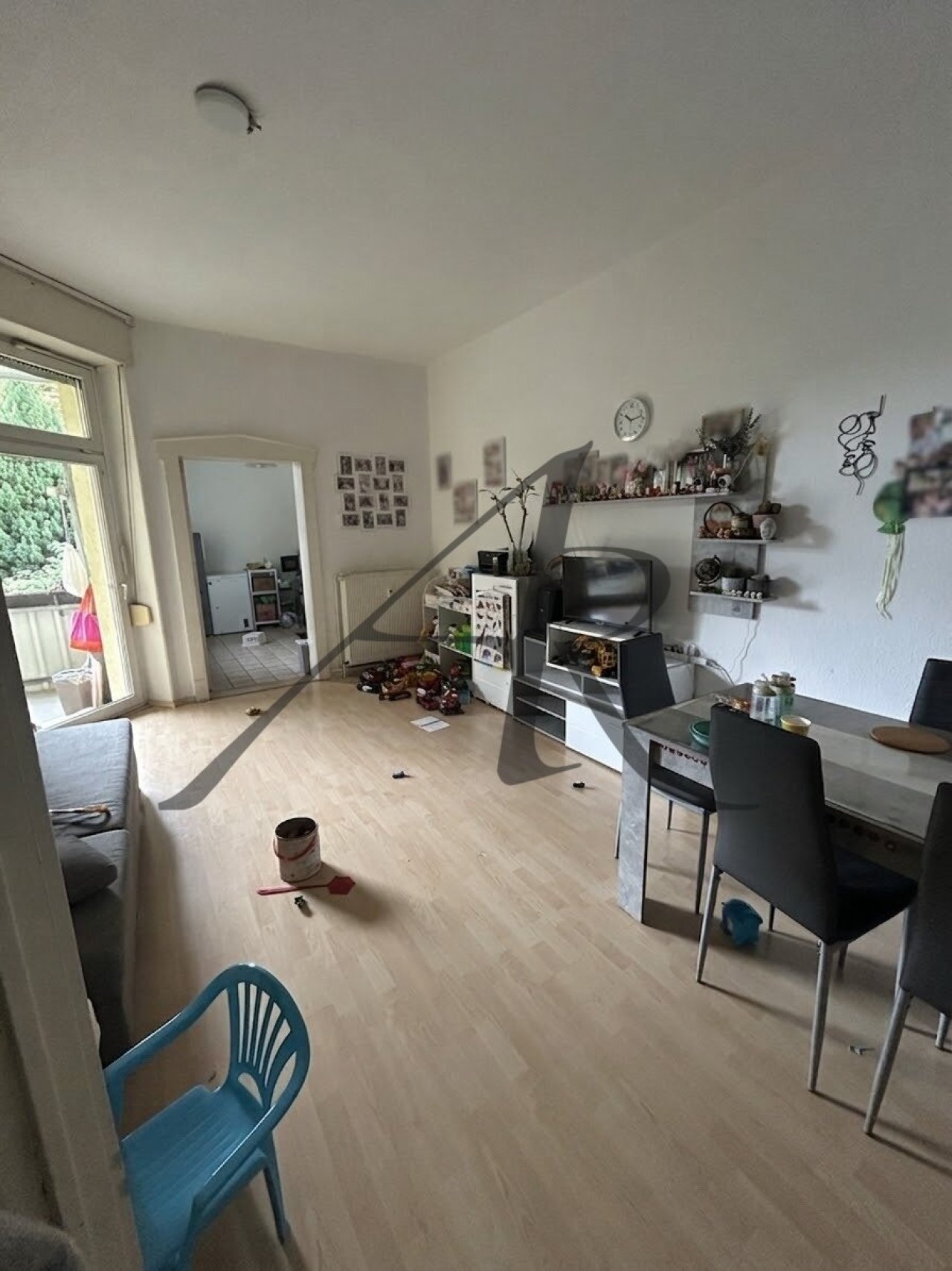 Wohnzimmer mit Balkon Wohnzimmer mit Balkon