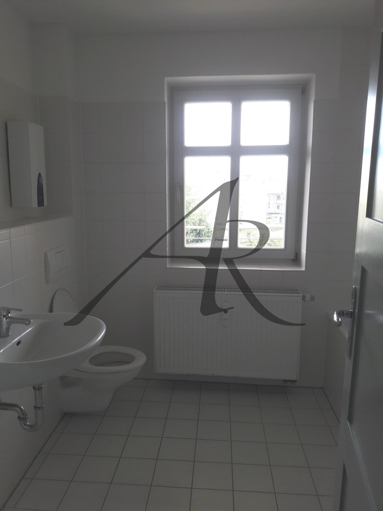 Tageslichtbad mit Badewanne