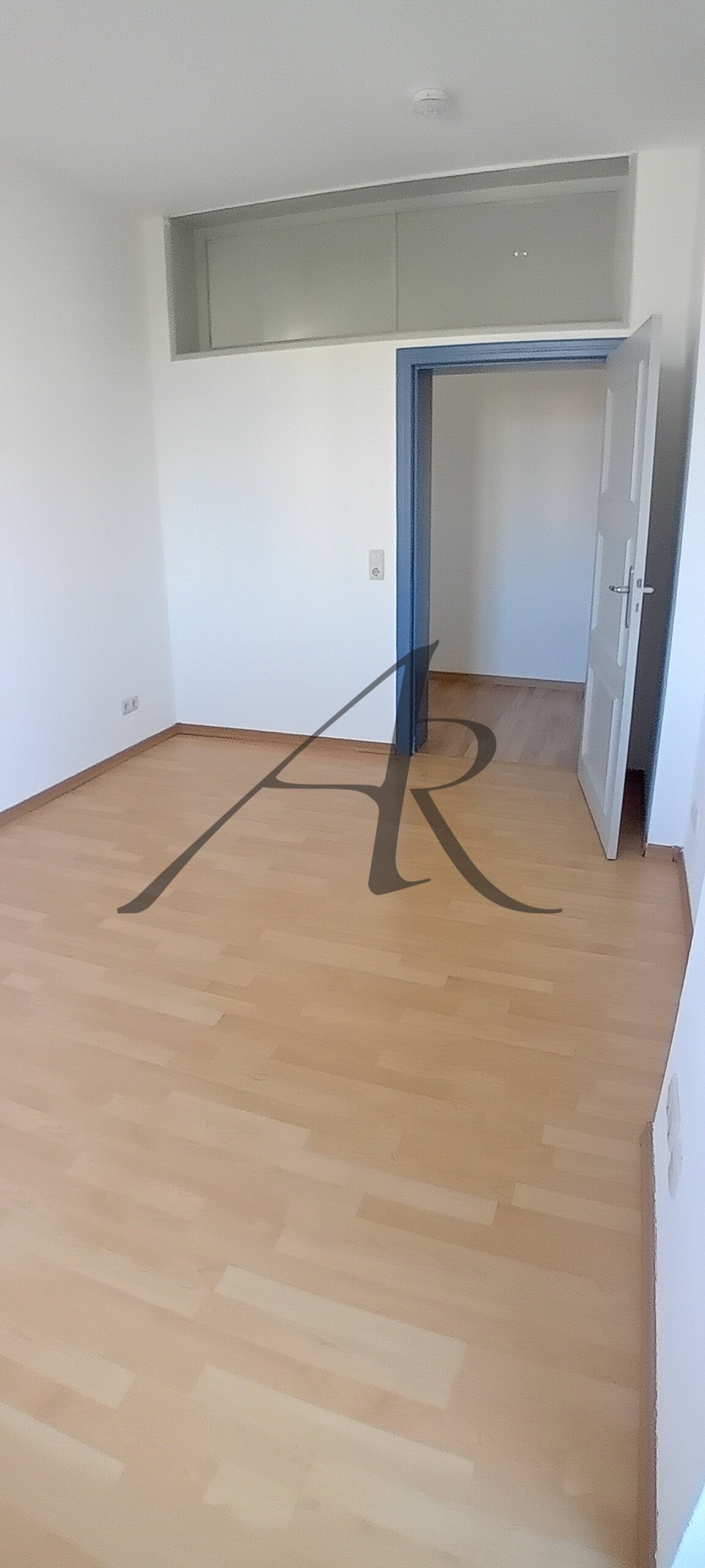 Zimmer mit Balkon