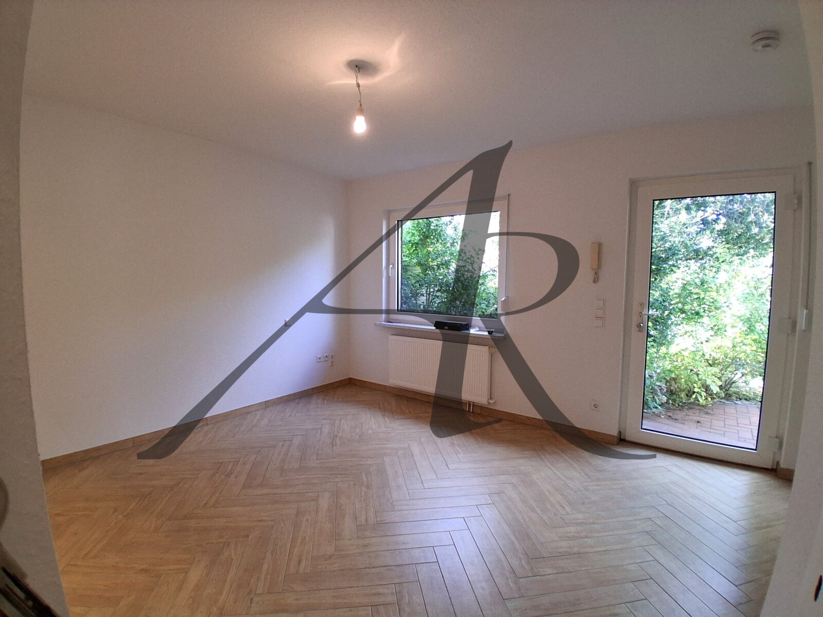 Wohnzimmer mit Küchenbereich