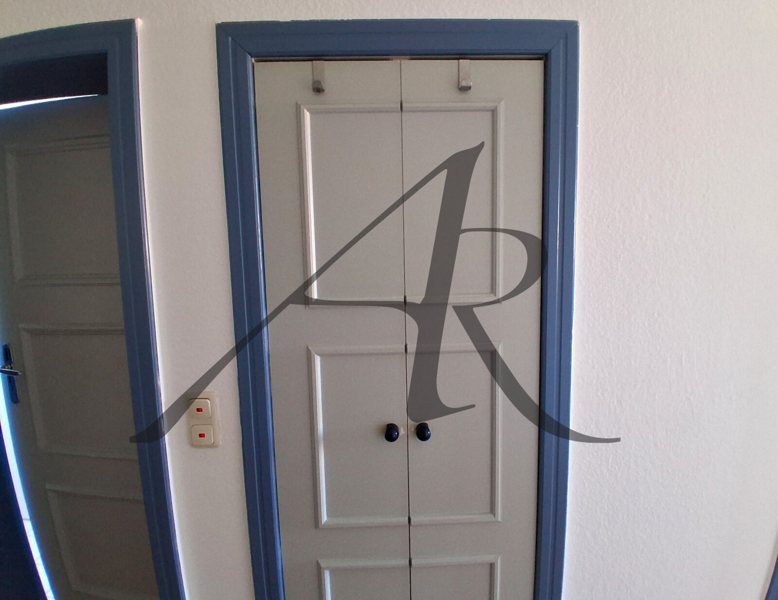 Wandschrank im Flur