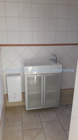 Bad mit Fenster und Dusche Bad mit Fenster und Dusche