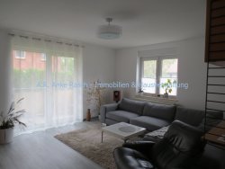 Wohnzimmer mit Zugang zum Balkon Wohnzimmer mit Zugang zum Balkon