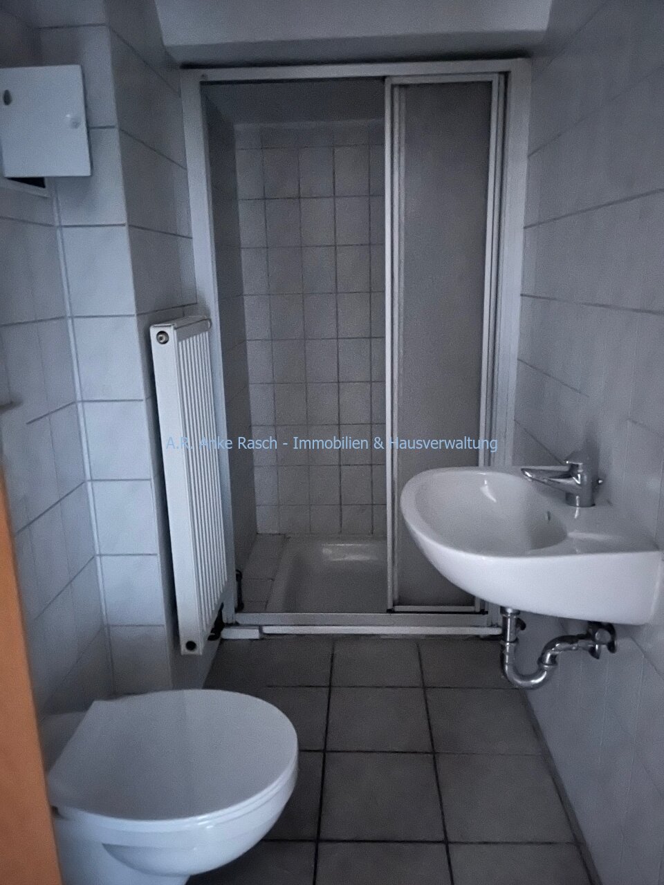 Bad mit Dusche Bad mit Dusche