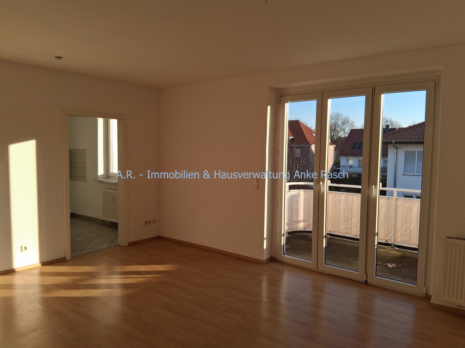 Wohnzimmer mit Balkon Wohnzimmer mit Balkon