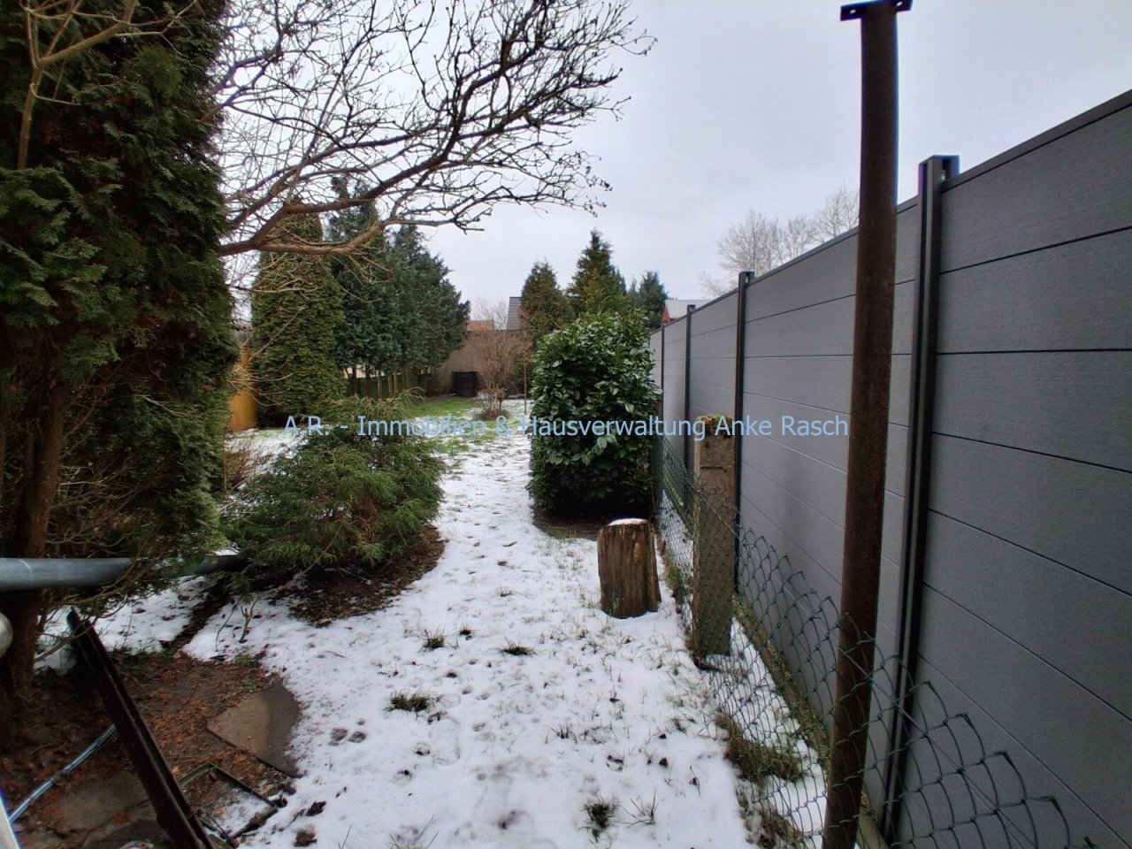 Garten, öffnet sich nach hinten hin Garten, öffnet sich nach hinten hin